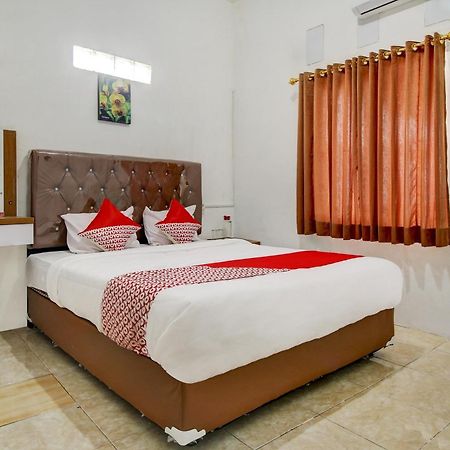 Oyo Life 3415 Penginapan Wimane Palembang Esterno foto