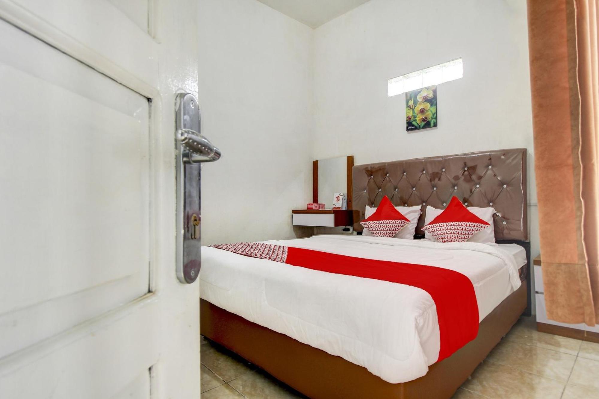 Oyo Life 3415 Penginapan Wimane Palembang Esterno foto