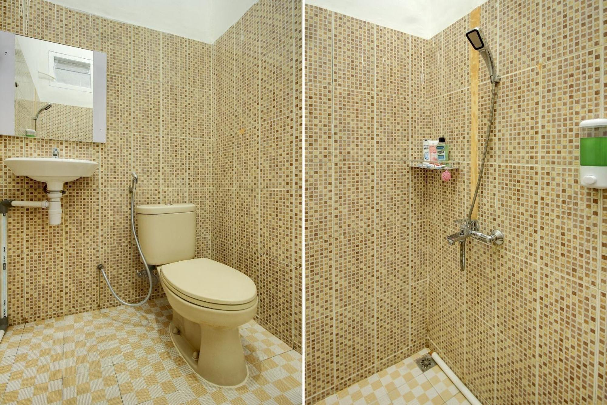 Oyo Life 3415 Penginapan Wimane Palembang Esterno foto