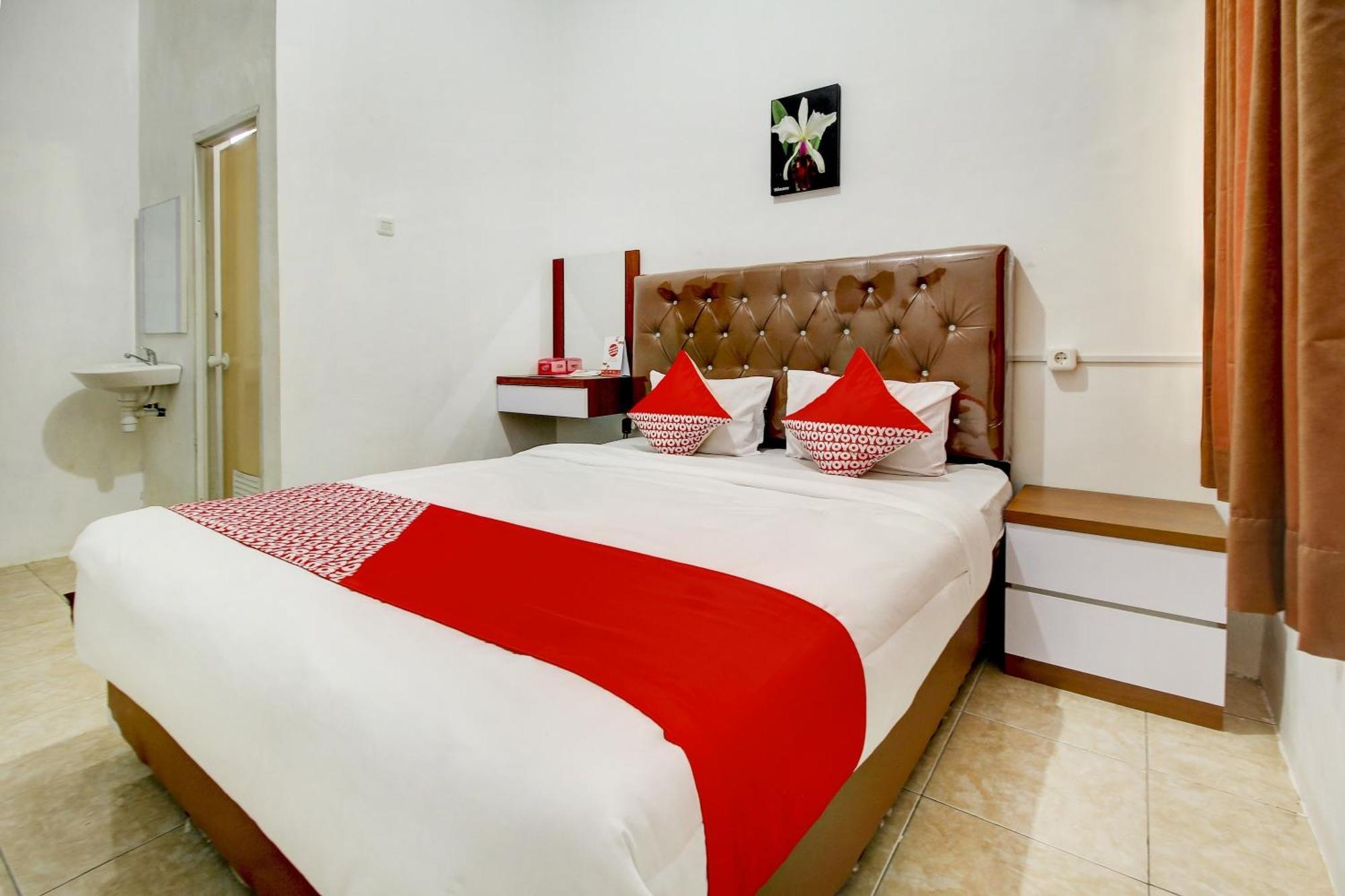 Oyo Life 3415 Penginapan Wimane Palembang Esterno foto