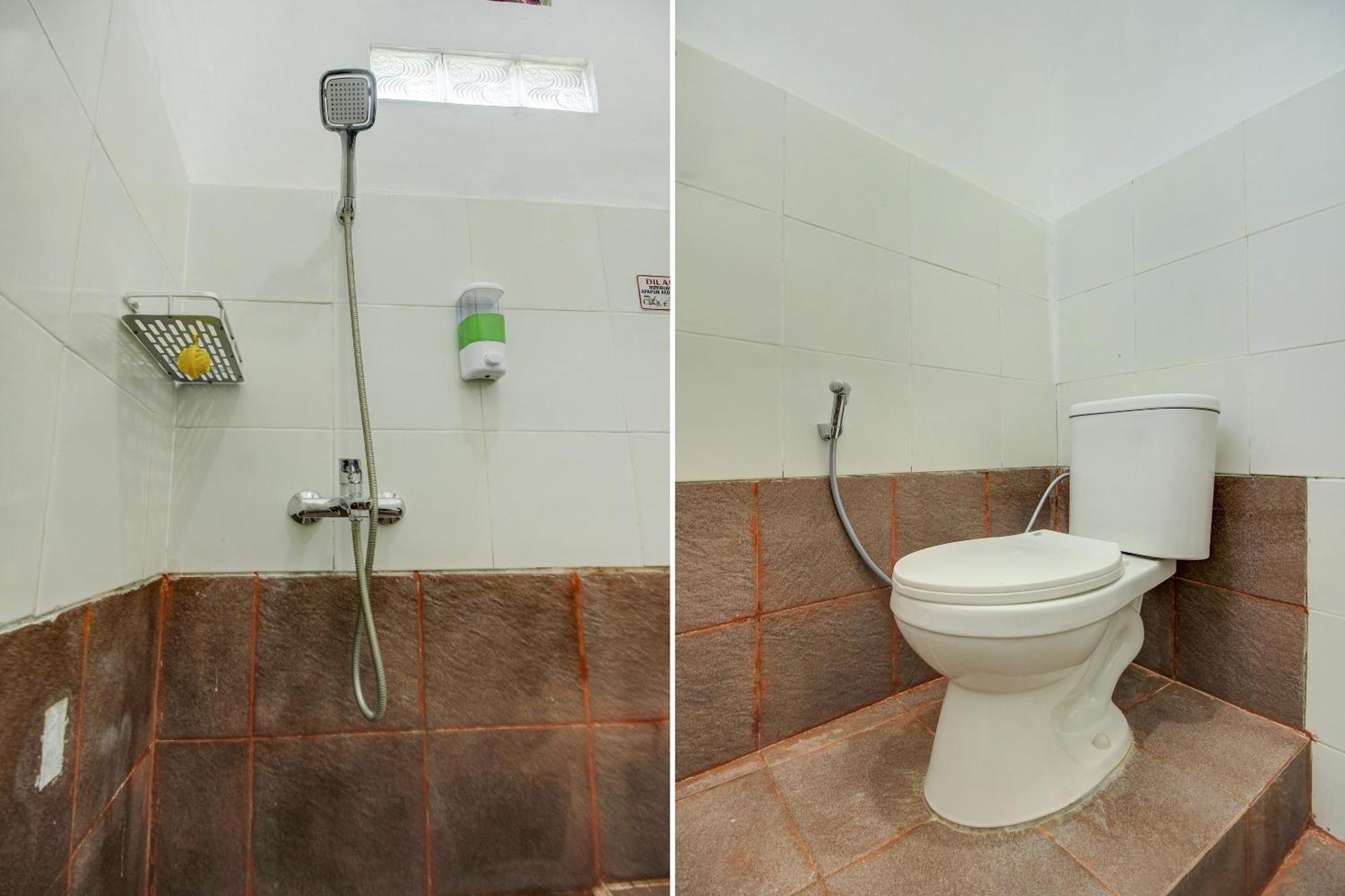 Oyo Life 3415 Penginapan Wimane Palembang Esterno foto