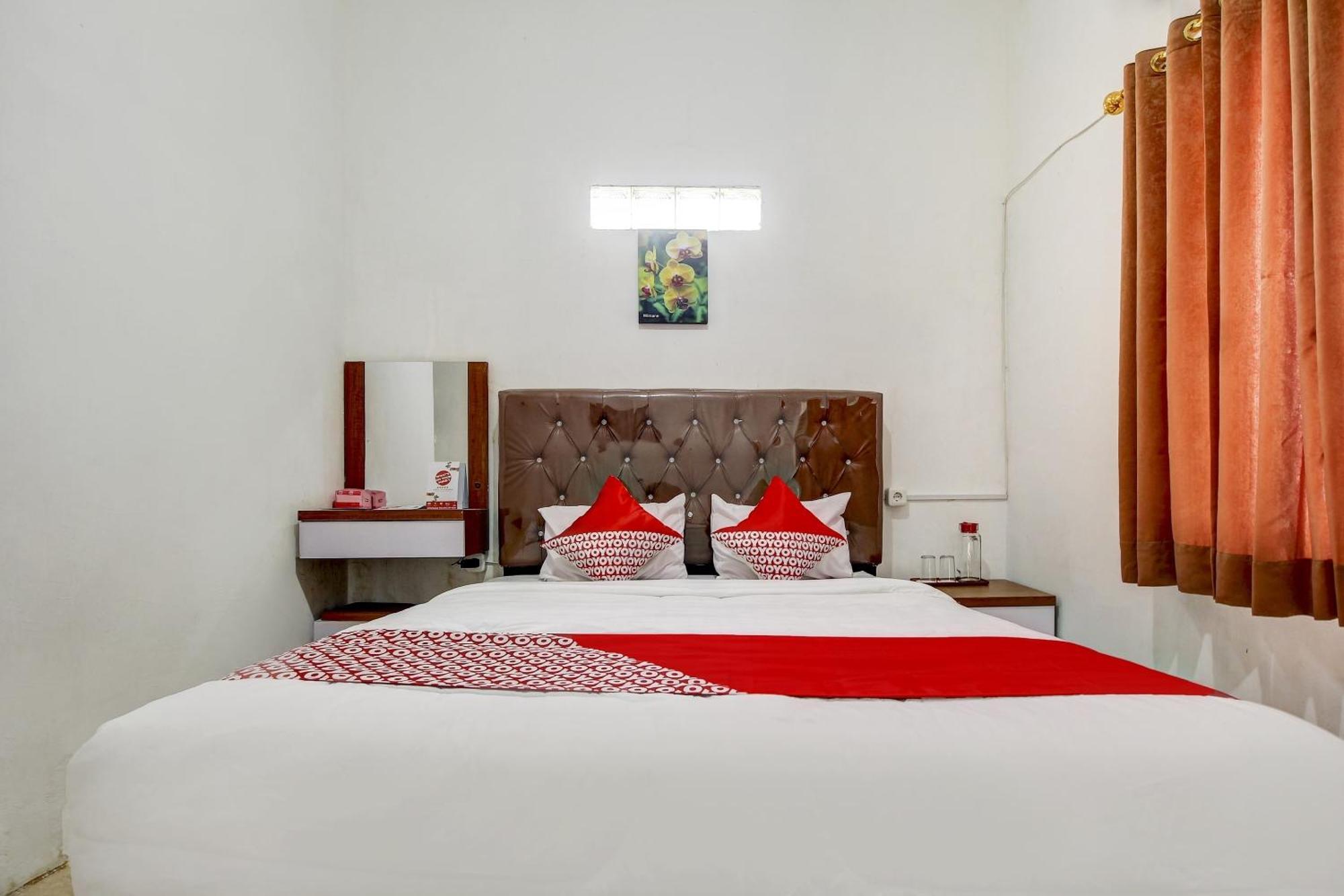 Oyo Life 3415 Penginapan Wimane Palembang Esterno foto